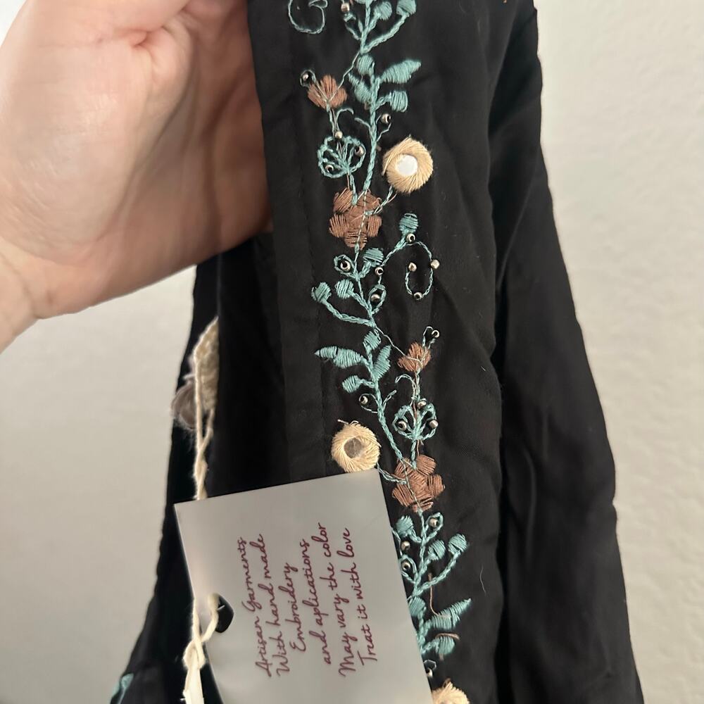 Nekane Floral Embroidered 2 Piece Top and Skirt Set Black Size Small - Picture 6 of 9
